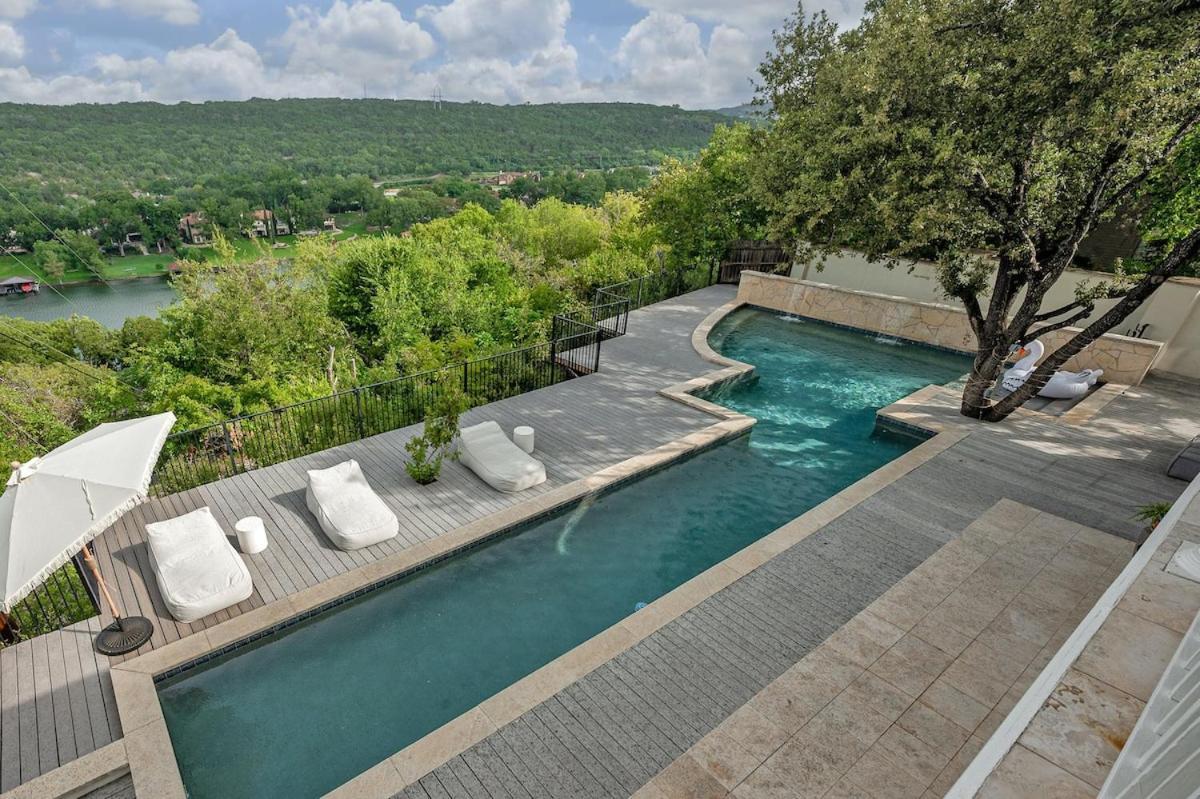 Chateau Lake Austin Exterior photo