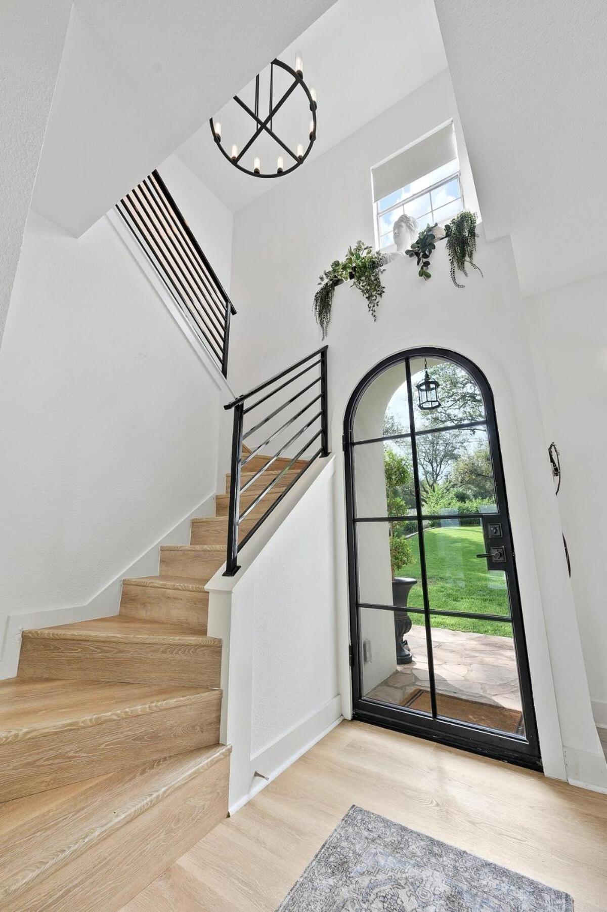 Chateau Lake Austin Exterior photo